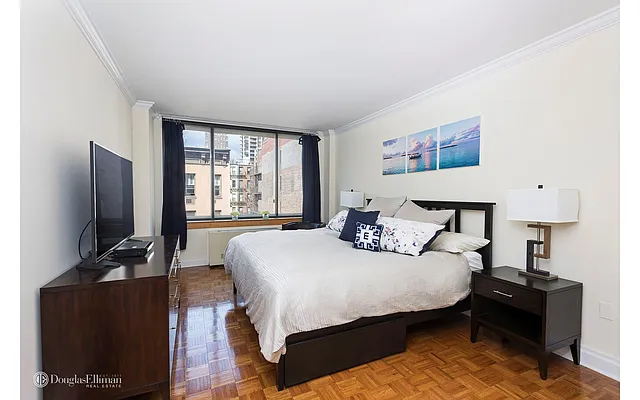 Sold by Douglas Elliman | media 4