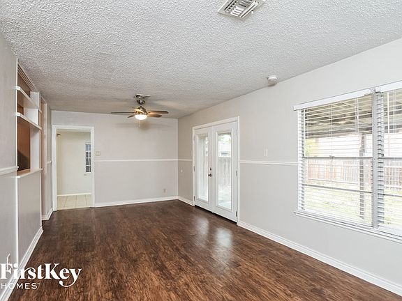 2nd image of 2403 Ingleside Dr