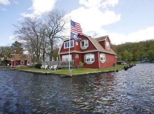 8 Shallow Cove Rd, Lake Hopatcong, NJ 07849