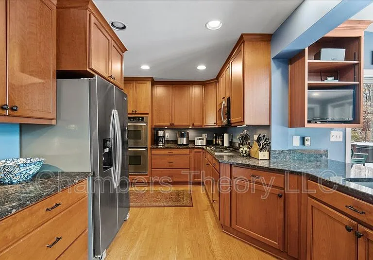 8709 Hidden Hill Ln — Photo 11