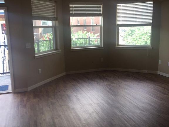 2nd image of 140 E 1st St APT 150
