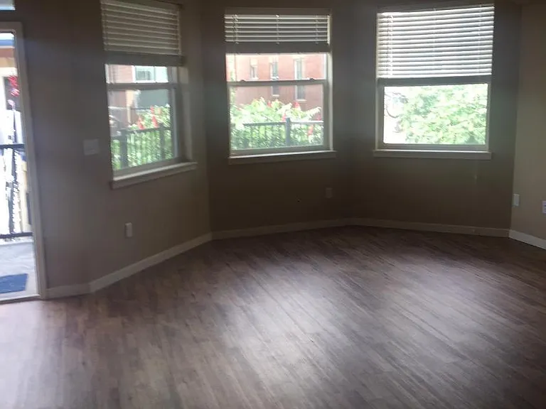 140 E 1st St #150 — Photo 2