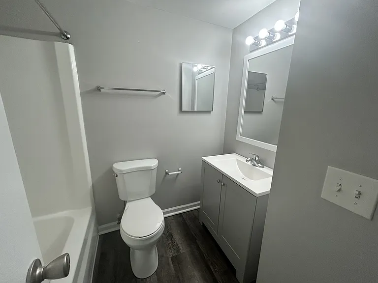 Secor Flats — Photo 37