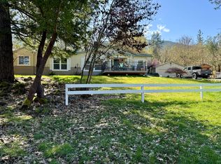 1490 Grays Creek Rd, Grants Pass, OR 97527