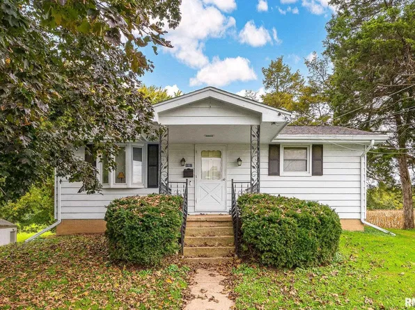 1007 Spring Bay Rd, East Peoria, IL 61611