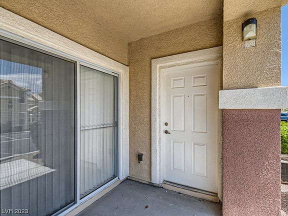 5th image of 5855 Valley Dr Unit 1030