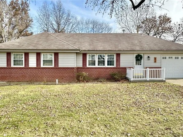 414 Town And Country Ln, Trenton, MO 64683