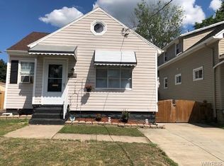211 82nd St, Niagara Falls, NY 14304