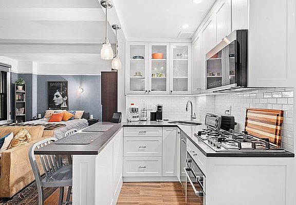 5th image of 235 W 102nd St APT 3D
