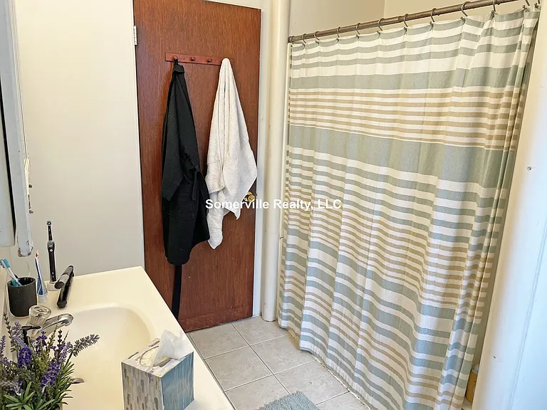 15 Ashford St #1 — Photo 9