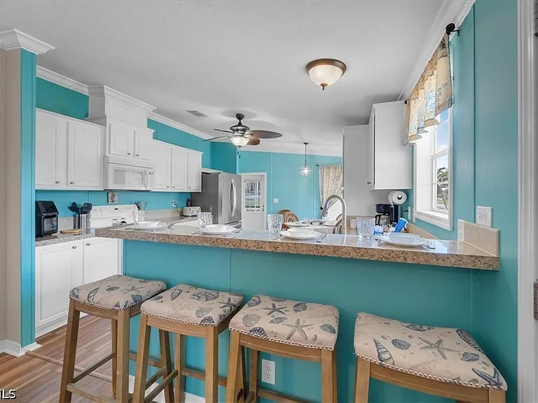 701 Coral Dr — Photo 25