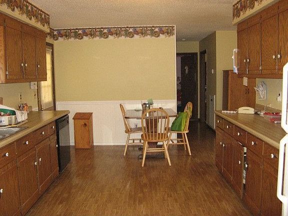 4th image of 2110 Herron Dr