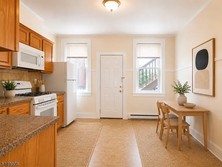 67 Bay St #2L — Photo 2