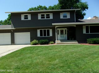 1105 3rd St NW, Watertown, SD 57201