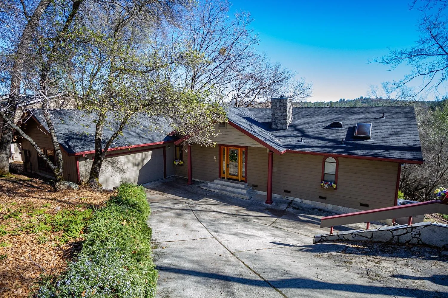 18344 Hummingbird Dr photo 1