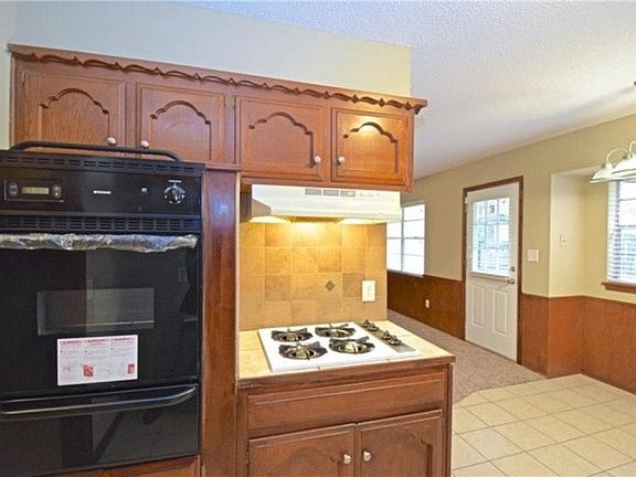 Nice newer cook top and stove