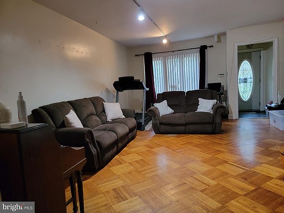 4th image of 7326 Limekiln Pike