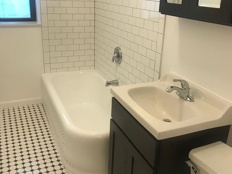 2nd image of 4370 Union St