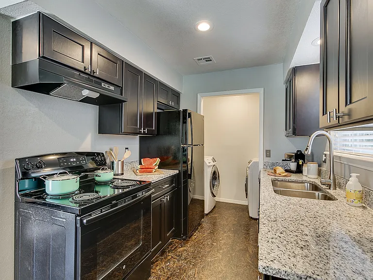 Norman Apartments — Photo 2