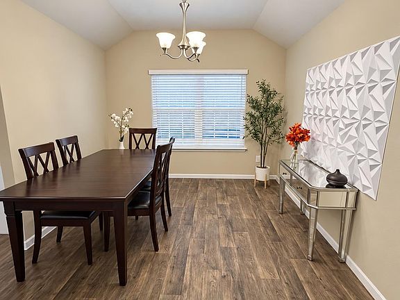 3rd image of 15017 Custis Ln