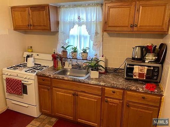 5th image of 57 W Englewood Ave APT 2