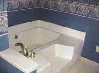 820 Oak St, Hamilton, IL 62341