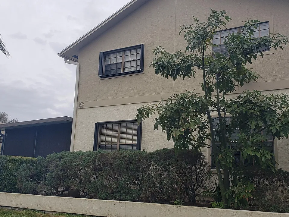 7462 SE Jamestown Ter