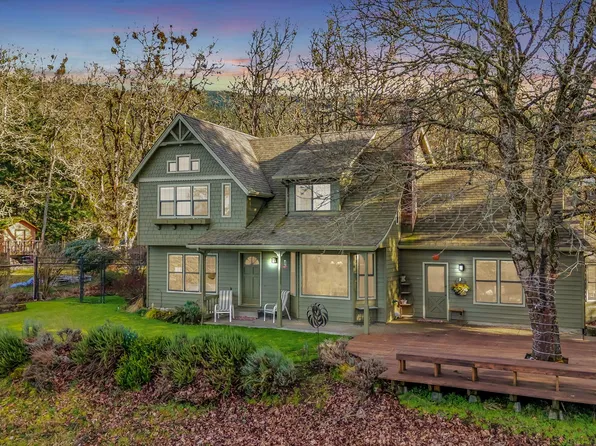 33971 Mount Tom Dr, Harrisburg, OR 97446