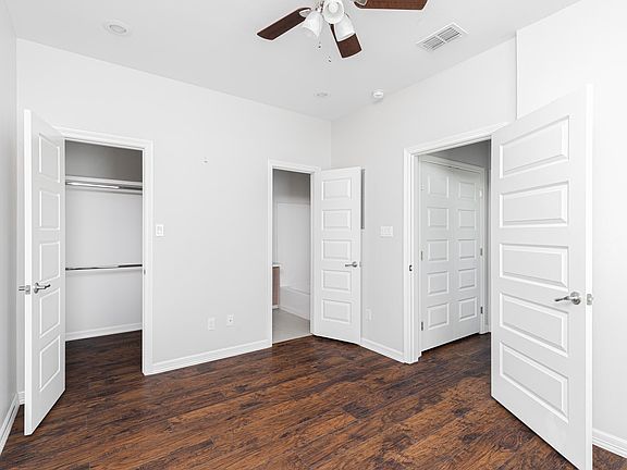 4th image of 220 Teak Dr #C