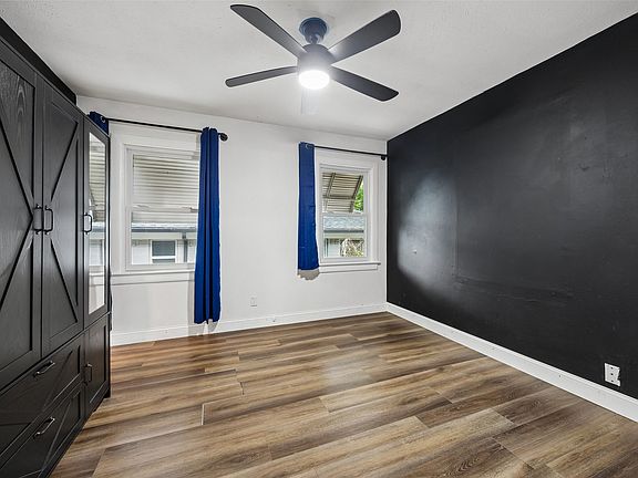 5th image of 3411 Gibsondell Ave