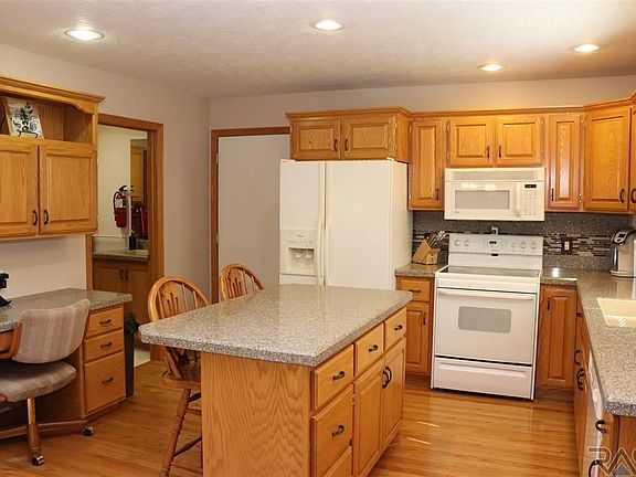 3rd image of 5951 S Lois Ln
