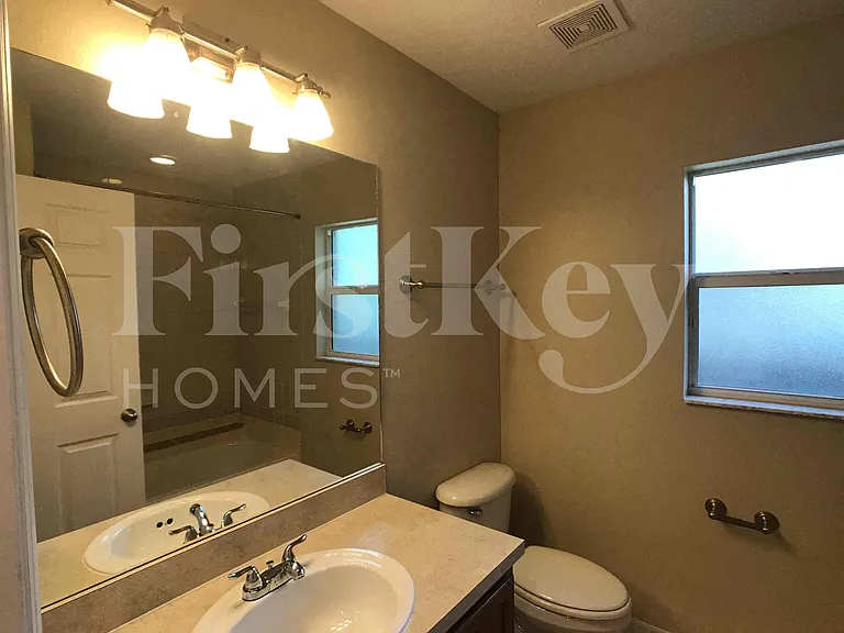 1736 W Pine St — Photo 16