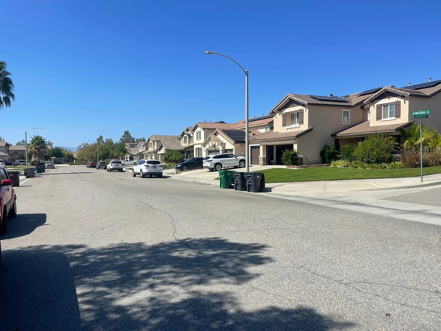 5 bed, 3472 sqft, $1,030 — Photo 2