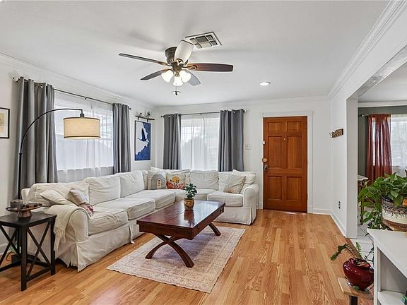 4th image of 1204 N Cumberland St