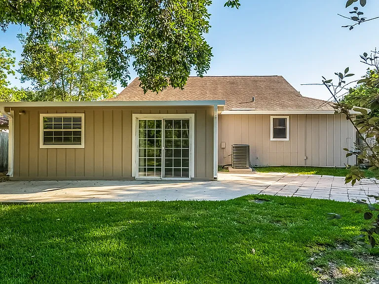 7039 Eagles Perch Dr — Photo 16