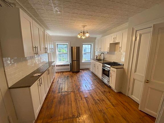 5th image of 79 Amity St #2A