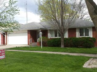 215 S Clark St, Newell, IA 50568