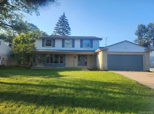 21080 Winchester St, Southfield, MI 48076