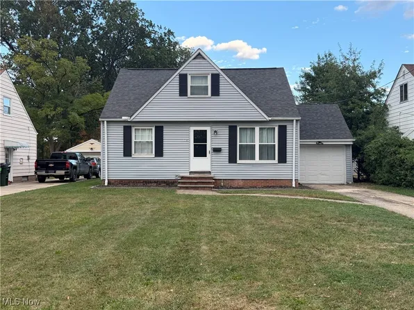 1719 E 300th St, Wickliffe, OH 44092