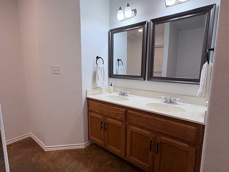 430 Summit Ridge Dr N — Photo 13
