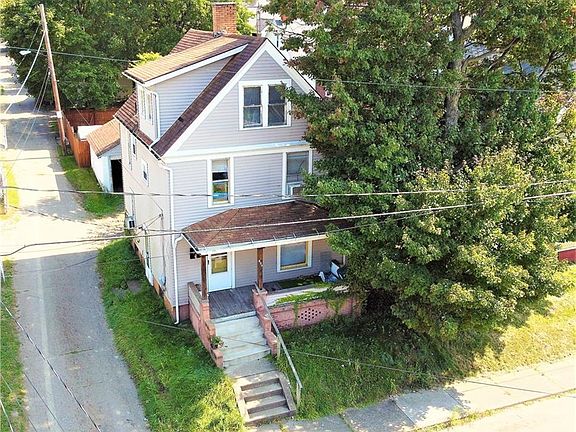 3rd image of 804 McGregor Ave NW