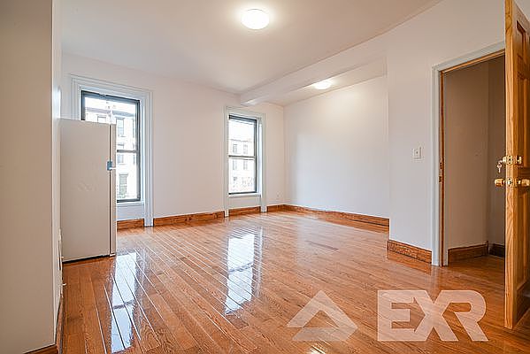 1st image of 372 Grand Ave #3