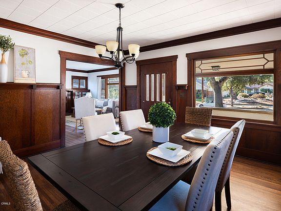 3rd image of 1076 N Mar Vista Ave