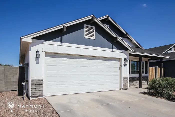 5717 S 13th Ave — Photo 3