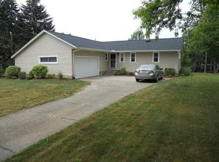 8220 Wright Rd, Broadview Heights, OH 44147