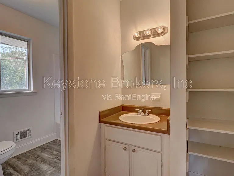 8774 Channing Dr — Photo 11