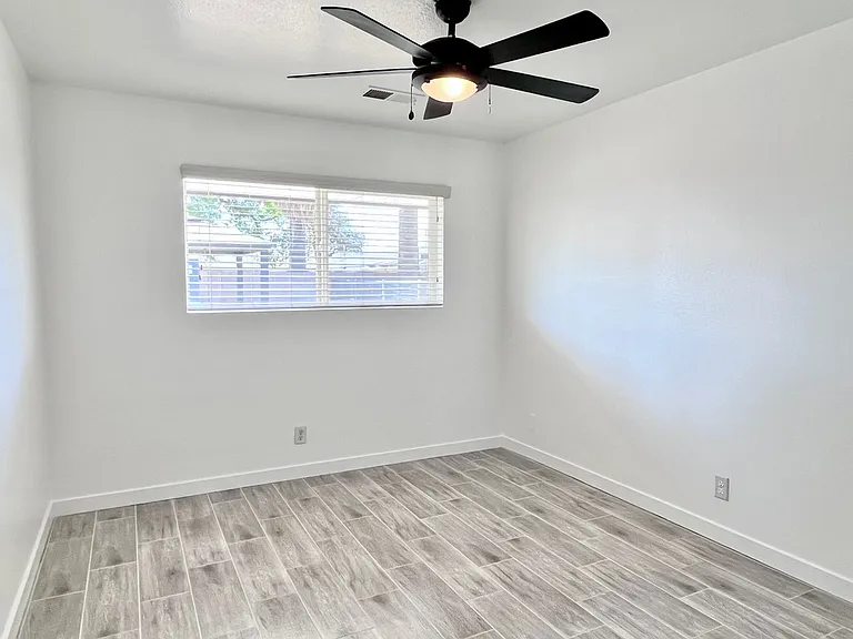 4140 N 10th St #5 — Photo 16