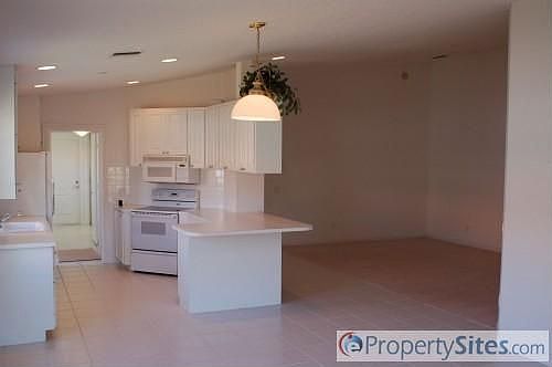 5th image of 1739 SW Shady Lake Ter