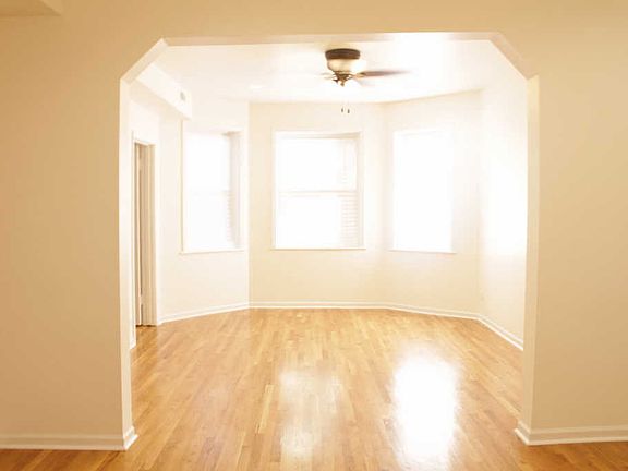 5th image of 604 N Leclaire Ave