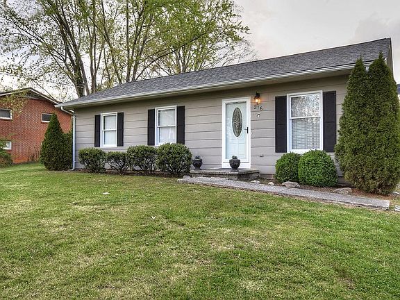 4th image of 216 Adrian Dr